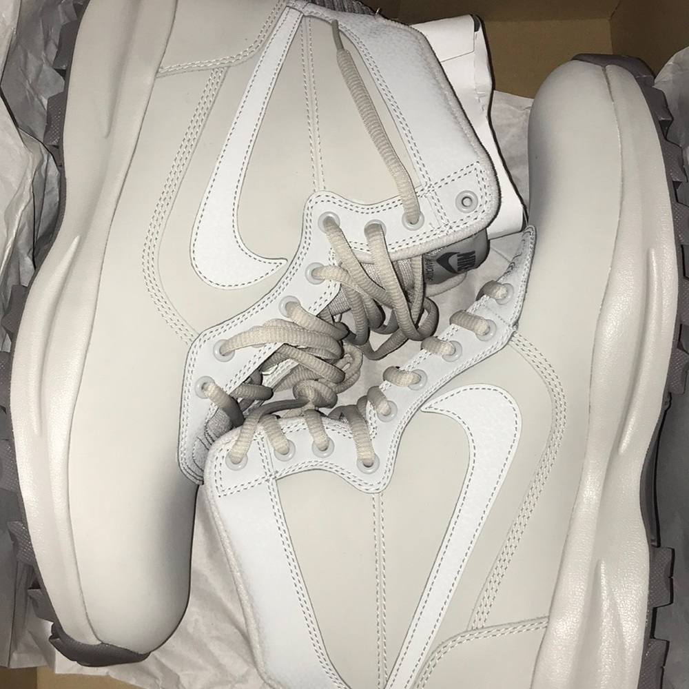 Nike Manoadome